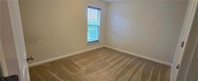 Building Photo - 3603 Stoneham Dr NW