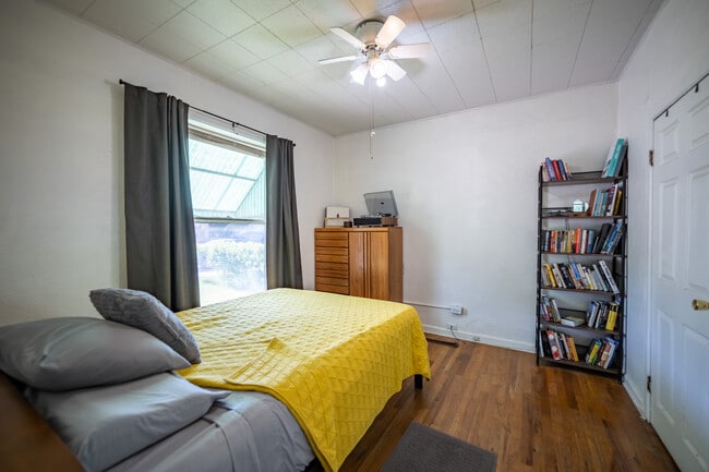 Building Photo - 2120 E Evans Ave