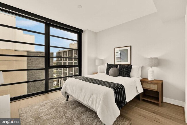 Building Photo - 1300 4th St SE