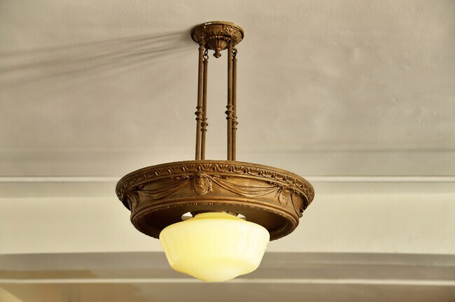 Building Photo - 2121 James M Wood Blvd