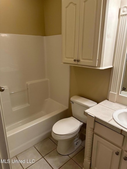 Building Photo - 121 Hallmark Pl