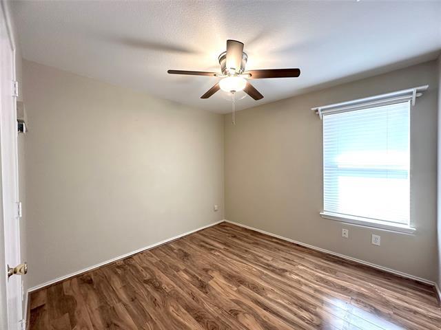 Building Photo - 809 Essex Dr