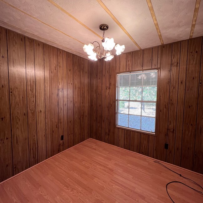 Building Photo - 282 Pete Martin Dr