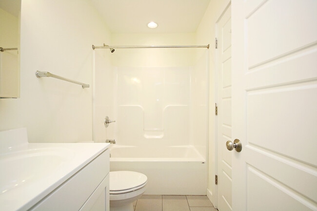 Building Photo - Pet-Friendly Old Trail Townhome