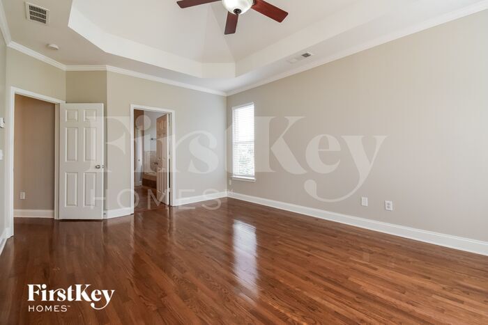Building Photo - 33 Roberson Dr