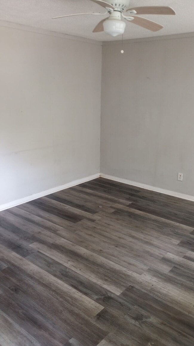 Building Photo - 1474 Elaine St