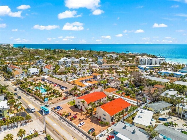 Building Photo - 6708 Sarasea Cir