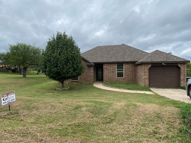 Building Photo - Charming 3-Bedroom Home Just Minutes from ...