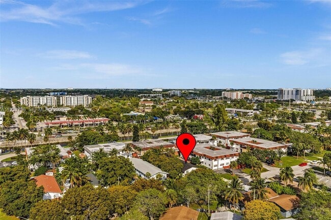 Building Photo - 329 SW 1st Ct