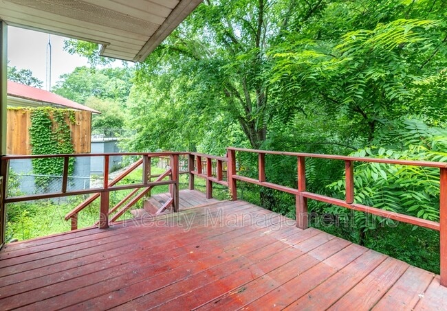 Building Photo - 126 Wellington Cir