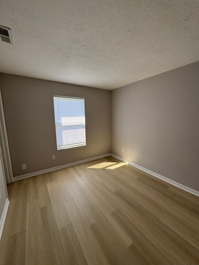 Building Photo - 4074 Lassen Ln