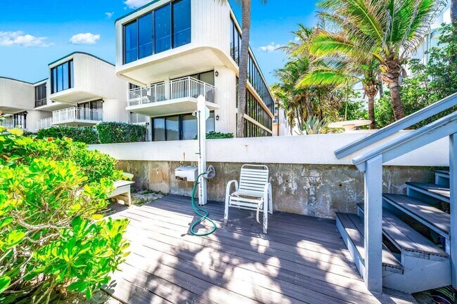 Building Photo - 2155 S Ocean Blvd