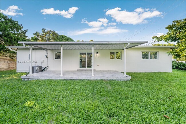 Building Photo - 6700 SW 49th Terrace