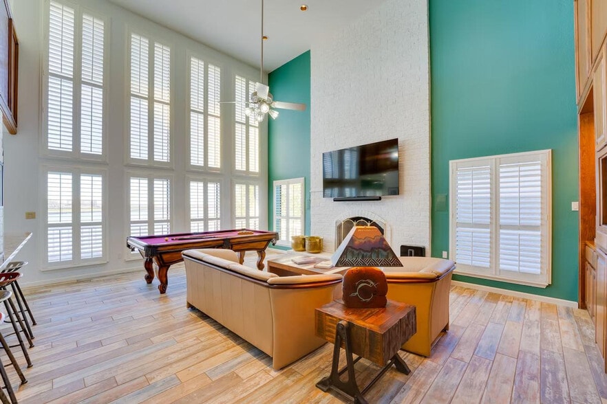 Building Photo - 15237 Isabella Ct