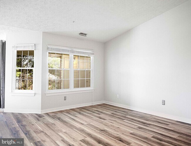 Building Photo - 201 Burkwood Ct