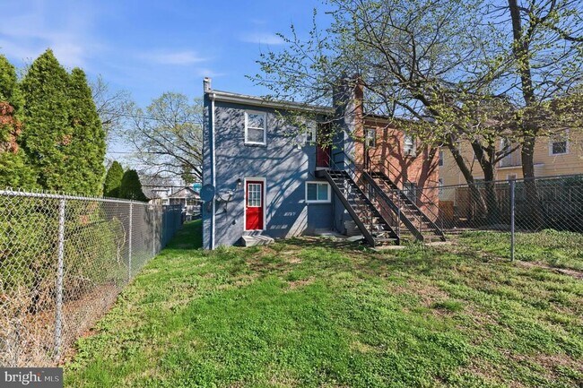 Building Photo - 4029 Grant St NE