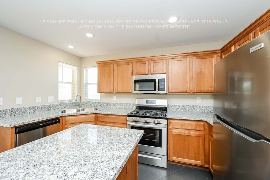 Building Photo - 5487 Caprock Canyon Ave