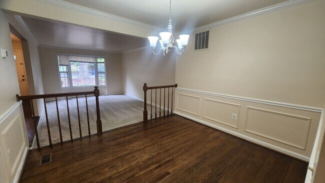 Building Photo - Spacious Arlington TH Near Ballston Metro!