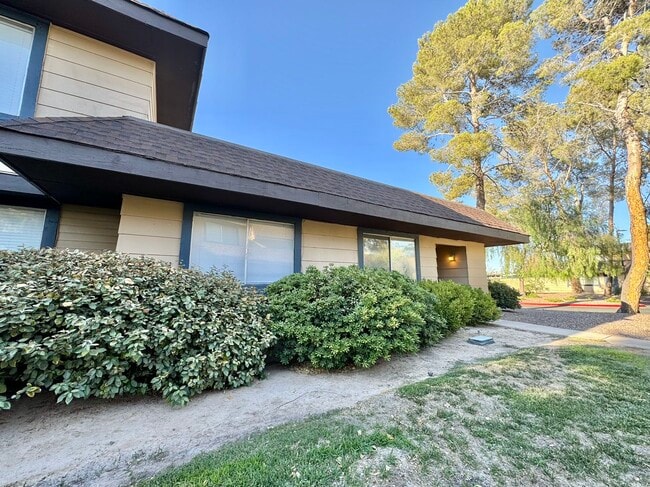 Building Photo - 6151 Meadow Vista Ln