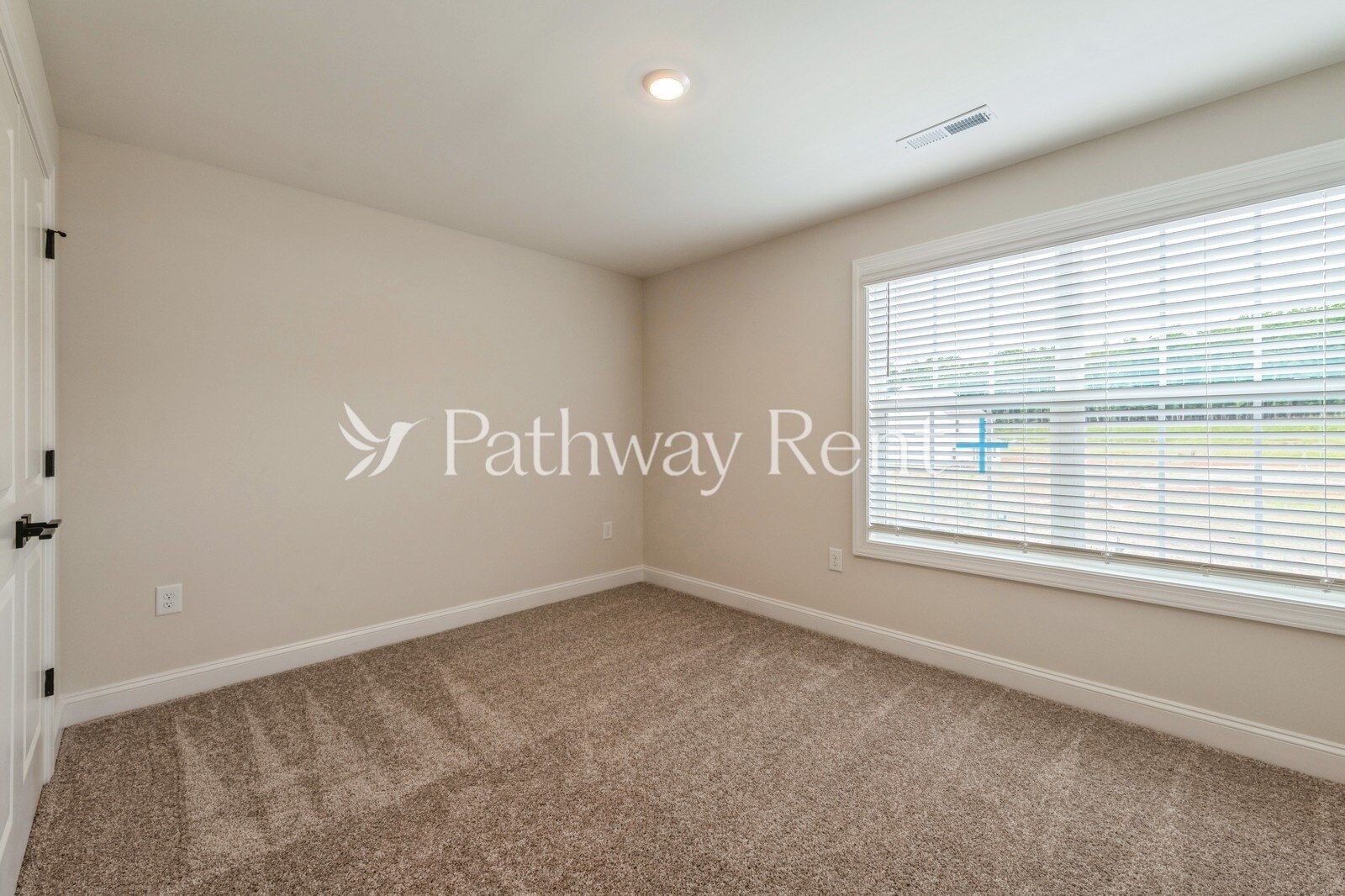 Building Photo - 112 Kennford Trl