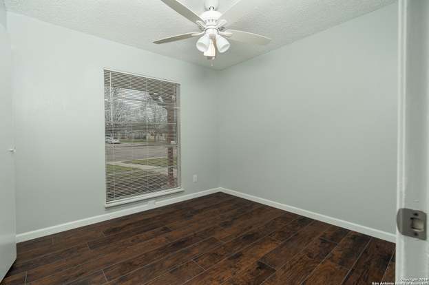 Building Photo - 300 Roanoke Dr