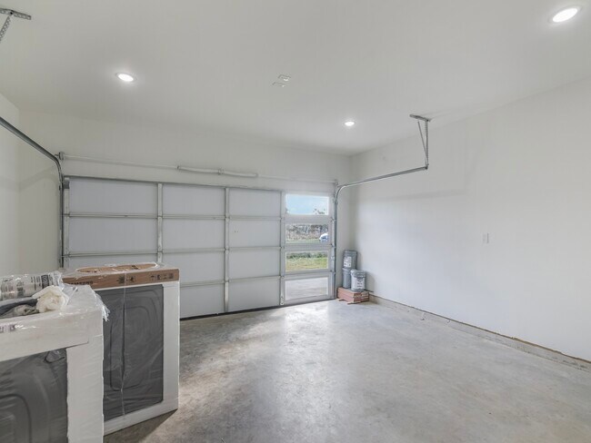 Building Photo - 327 Rd 5840