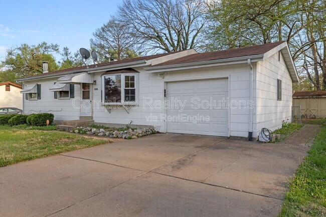 Building Photo - 1386 Fairmeadows Ln