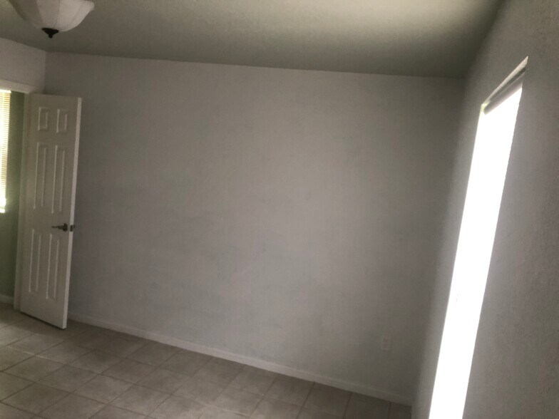 Building Photo - 230 E Story Rd