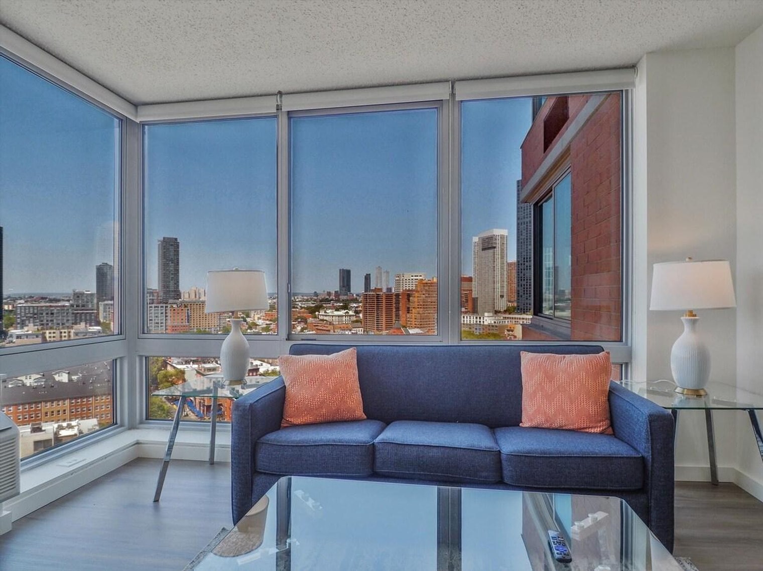 Building Photo - 33 Hudson St