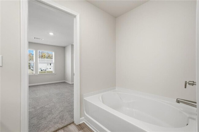 Building Photo - 3966 Oakwood Ter Ct