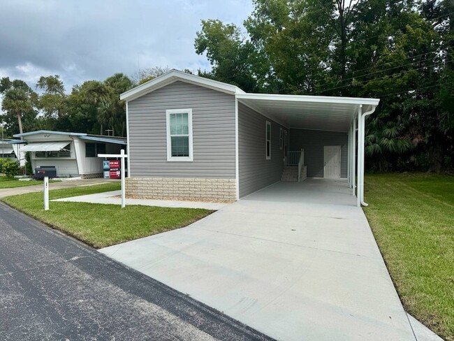 Building Photo - 843 E Colonial Cir