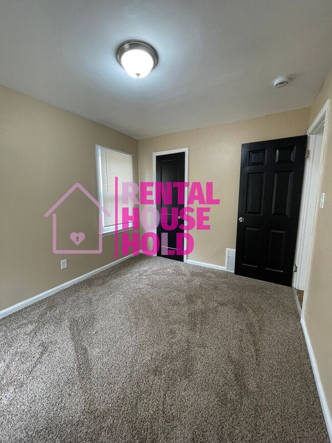 Building Photo - ~ 3 BEDROOM 1.5  BATH SINGLE FAMILY HOME~ ...