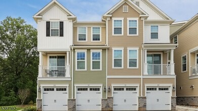 Building Photo - 113 Iris Ct
