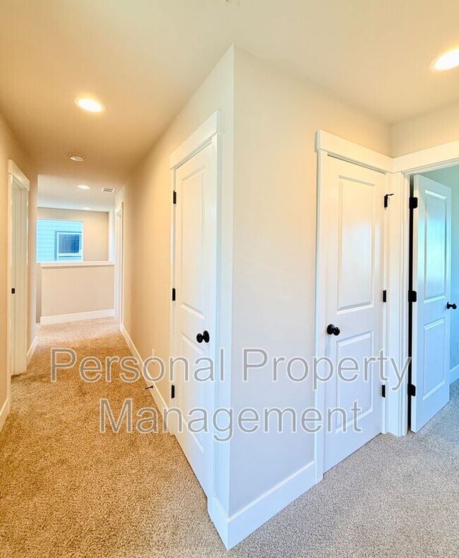 Building Photo - 8728 N 1st St