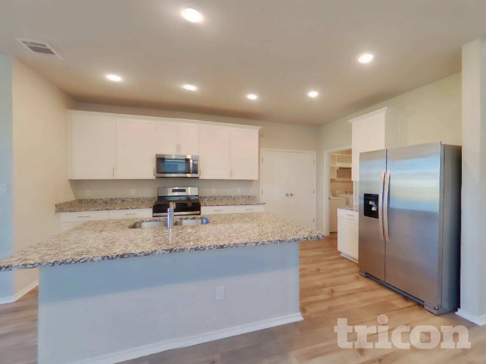 Building Photo - 5112 Saddle Clb Dr