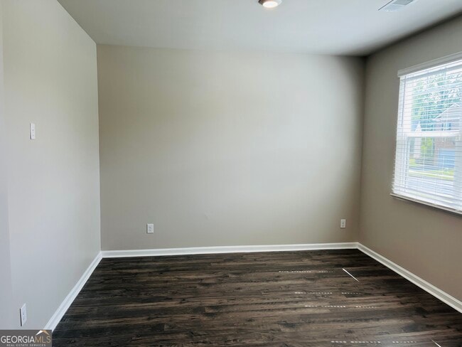Building Photo - 19 White Spruce Wy