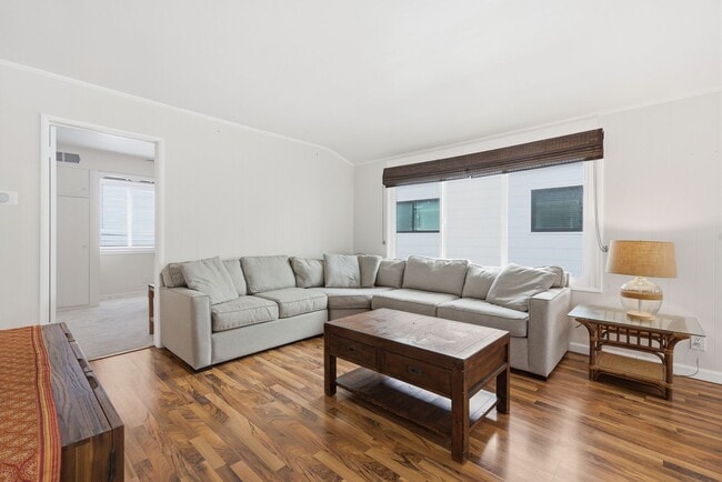 Building Photo - Newly Remodeled 3-Bedroom on Balboa Island – Steps from Shops and the Ferry