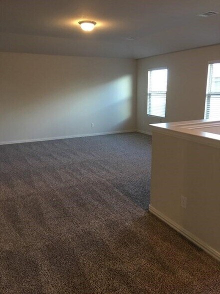 Building Photo - 10520 Katalpa Dr