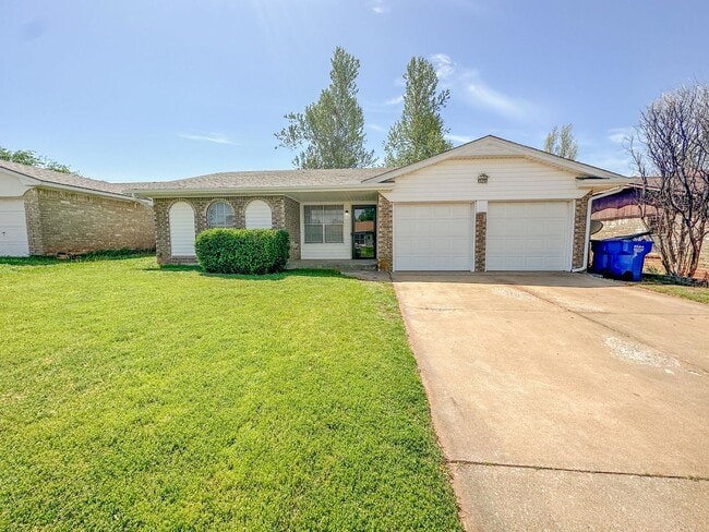 Building Photo - Beautiful 3 Bedroom - 1.5 Bathroom in Must...