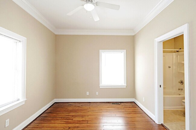 Building Photo - Charming Move-in Ready Downtown Home With Updates