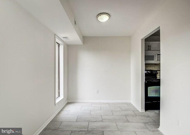 Building Photo - 11051 Camfield Ct