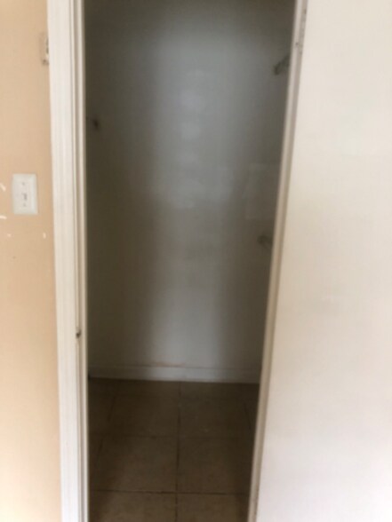 Building Photo - 5216 Cross Creek Dr