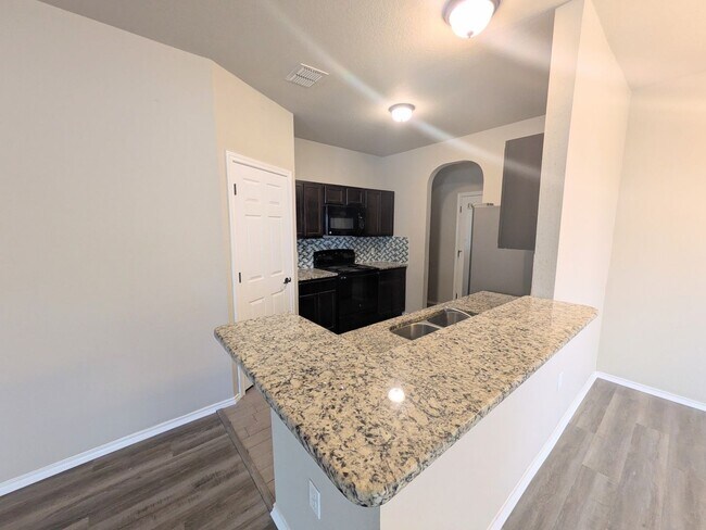 Building Photo - 5826 Grandwood Dr