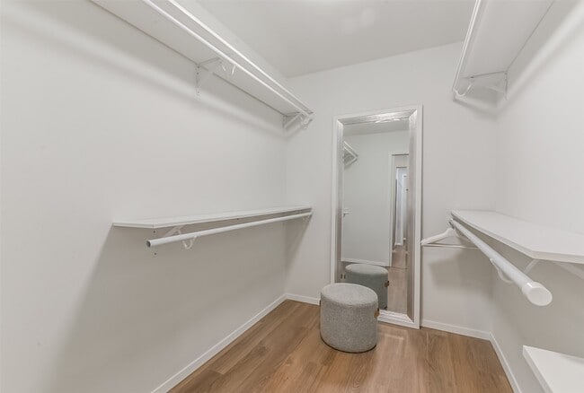 Building Photo - 22803 Merrymount Dr