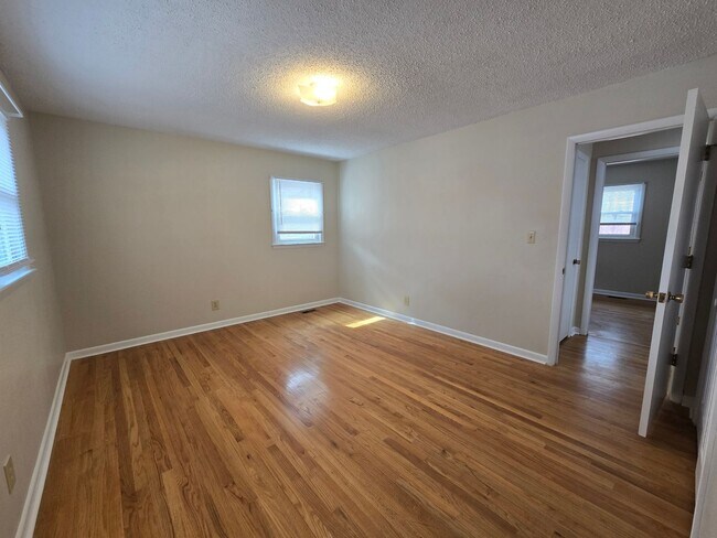 Building Photo - 2604 Geneva Ct