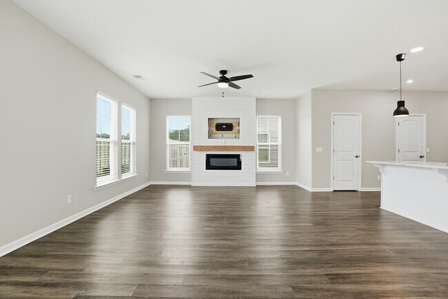 Building Photo - 75 Pomona Cir