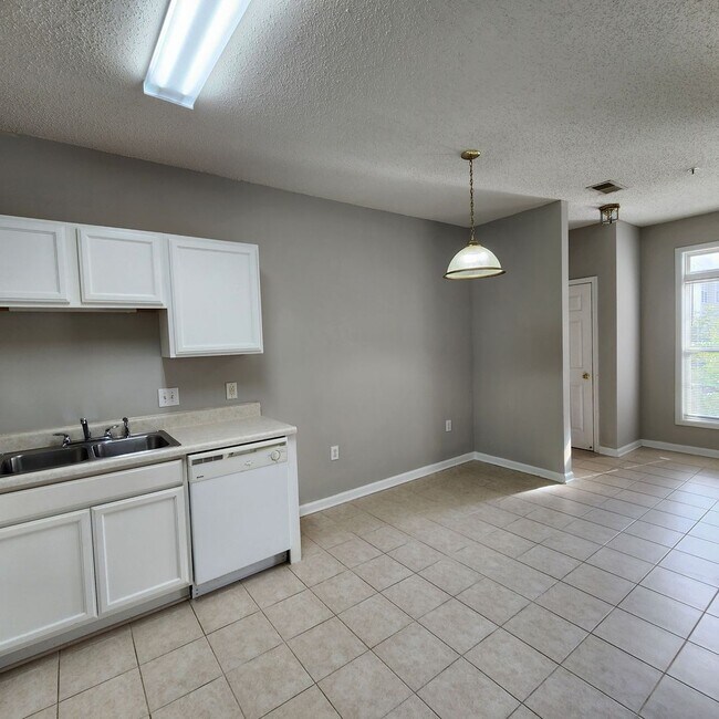 Building Photo - 2511 Friedland Pl
