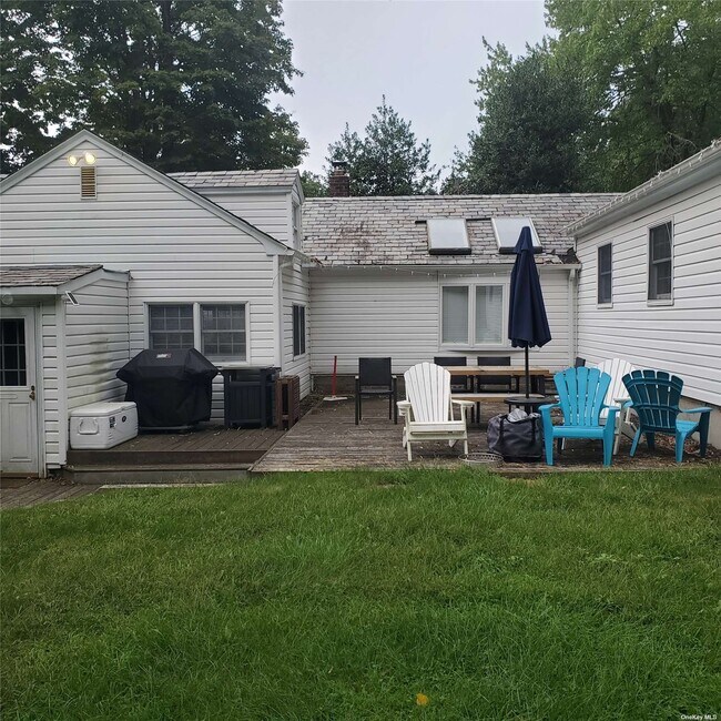 Building Photo - 174 Hegemans Ln