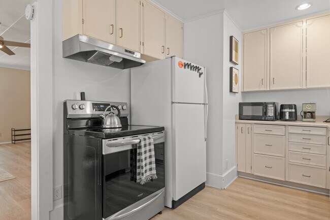 Building Photo - 1612 E 29th St