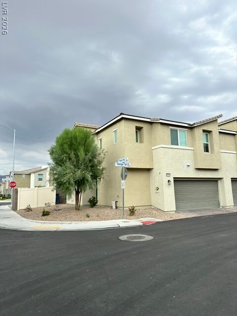 Building Photo - 2670 Bengal Tan Ave